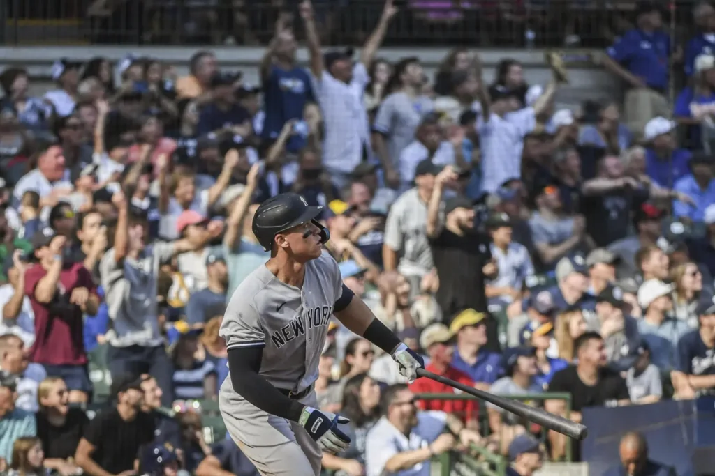 Judge hits 58th and 59th homers, Yanks beat Brewers 12-8